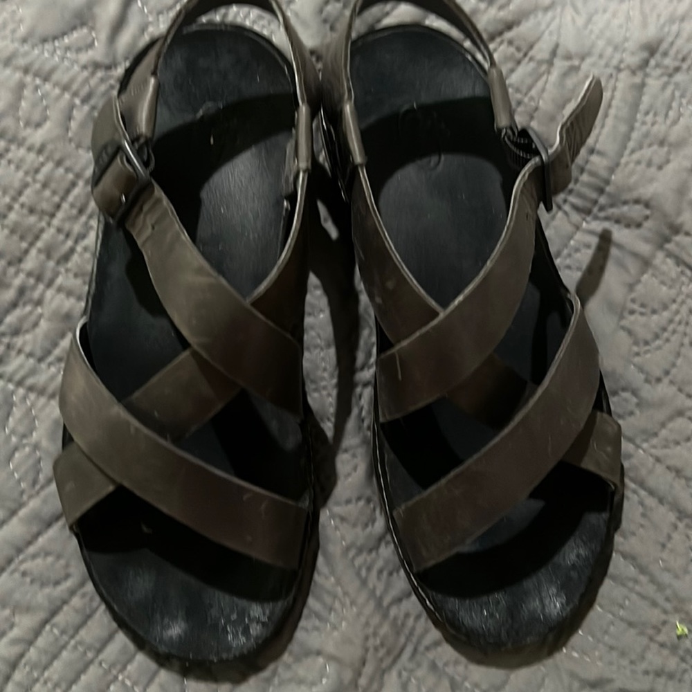 Gray Chaco ladies leather sandal size 8